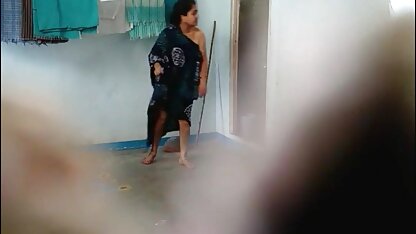 एशियाई प्यारा हो जाता है गहरी सेक्स एक कंडोम के बिना गर्म डॉक्टर और मरीज की सेक्सी मूवी टब में