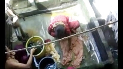 बेडरूम साड़ी वाली सेक्सी मूवी की सफाई