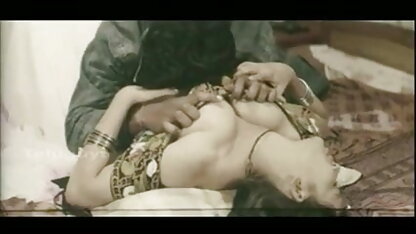 Viorica के खिलाफ चरमराती हिंदी सेक्सी मूवी फुल बिस्तर