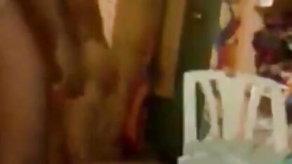 दंडित गधा और गड़बड़: सेक्सी मूवी पर केन्द्र माइक में सबसे ऊपर