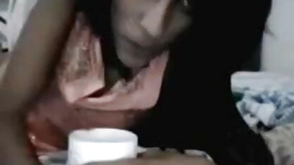 च्लोए चेरी धोखा हरियाणवी मूवी सेक्सी देती है पर काला मुर्गा धोखा दे