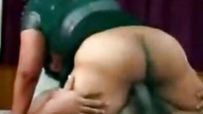 Shiri चल रही 18 साल की लड़की की सेक्सी मूवी है और सह
